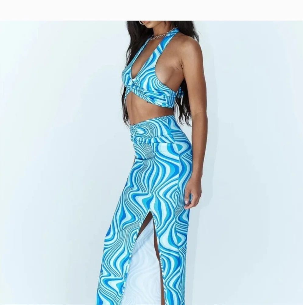 Two Piece Set - Picture 2 of 9